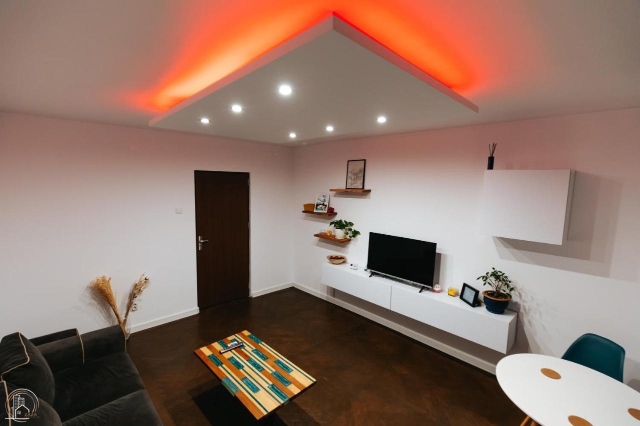 Zaza Apartament - Central Area, With Balcony Târgu Jiu Eksteriør billede