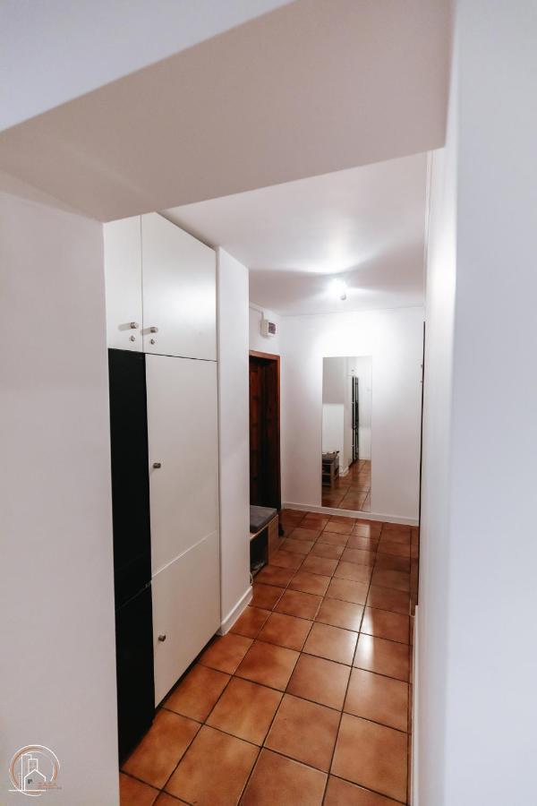 Zaza Apartament - Central Area, With Balcony Târgu Jiu Eksteriør billede