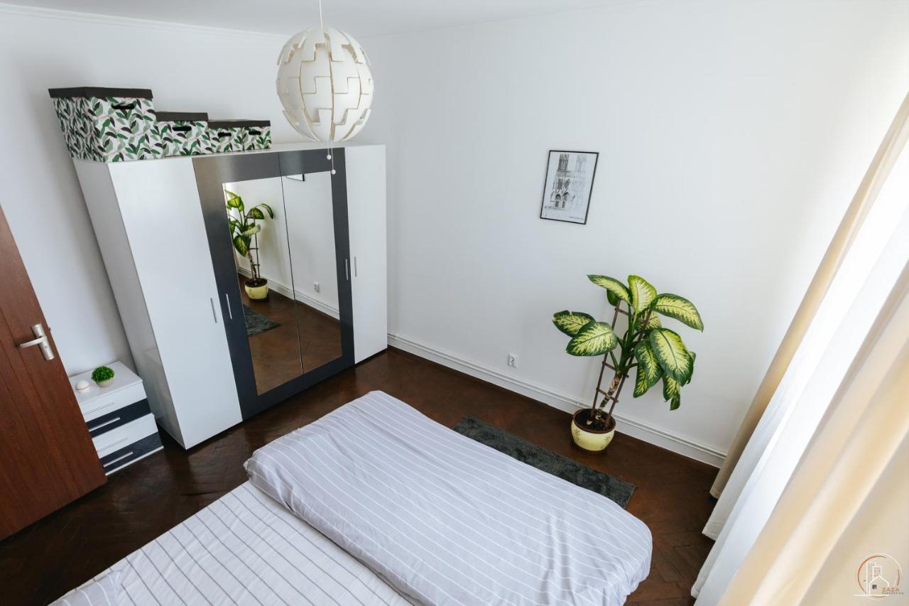 Zaza Apartament - Central Area, With Balcony Târgu Jiu Eksteriør billede